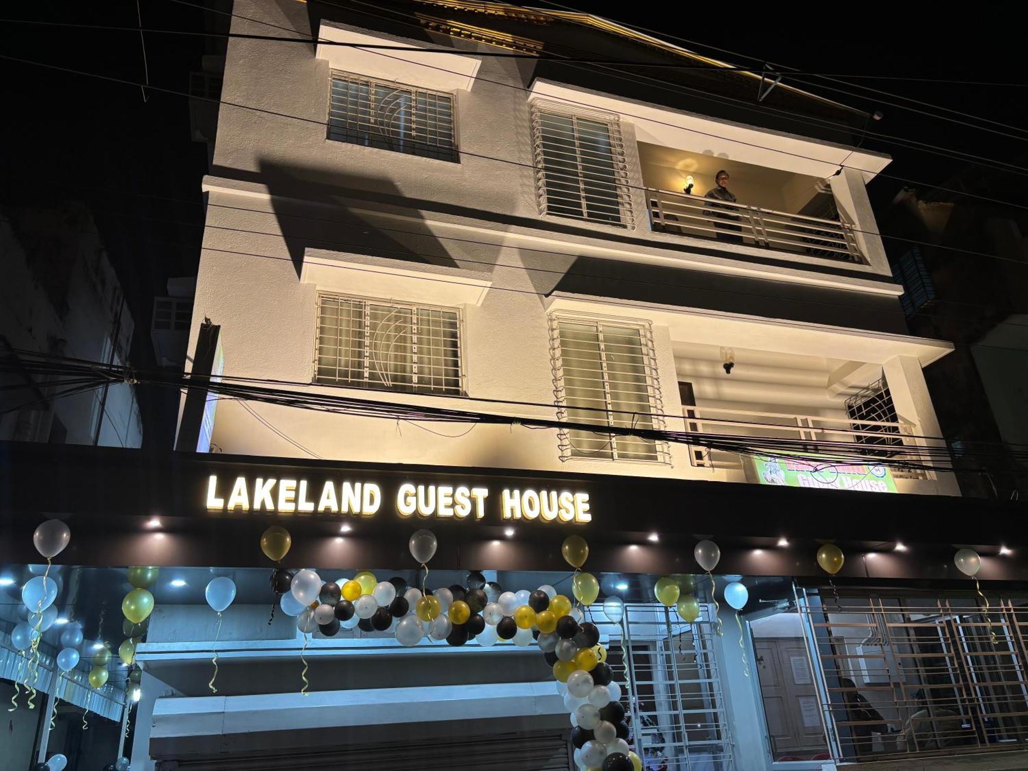 Lake Land Guest House Калькутта Экстерьер фото